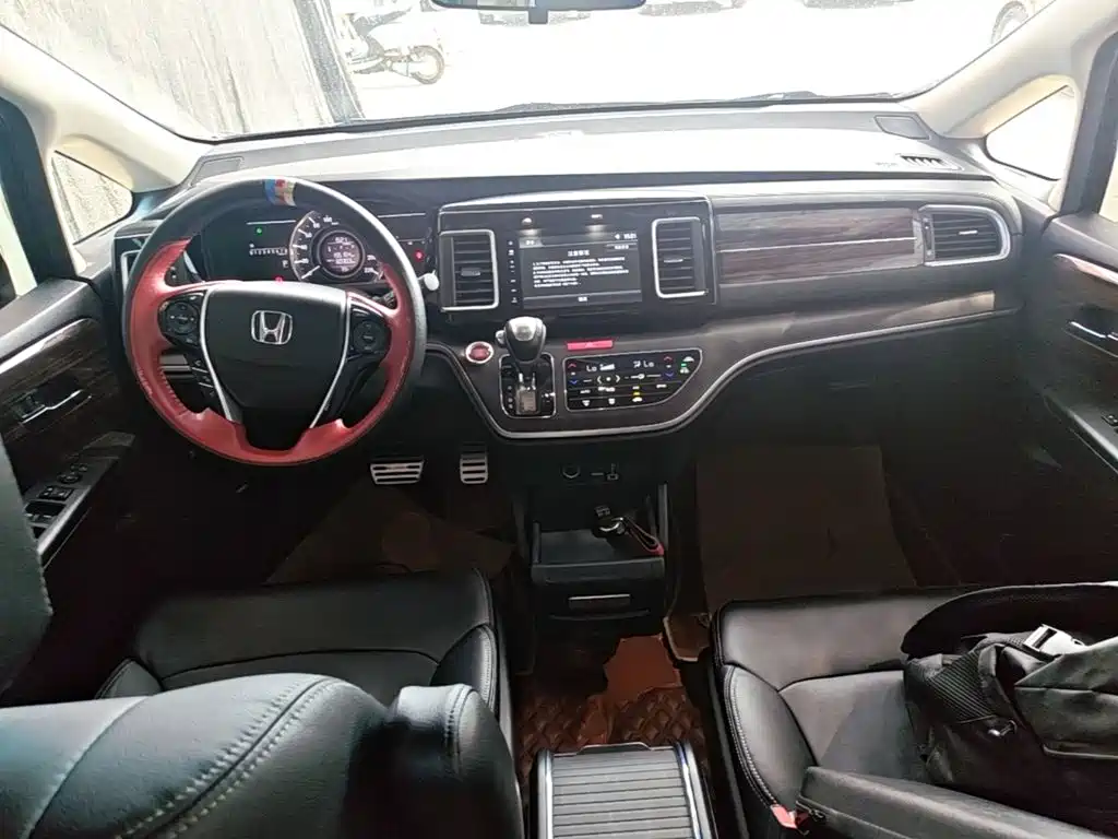 Honda Elysion 2018 — фото 10