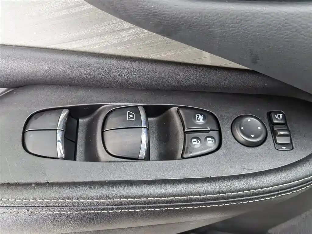 Nissan Murano 2017 — фото 9