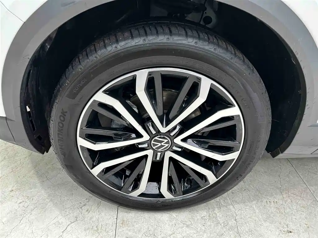 Volkswagen T-Roc 2023 — фото 19