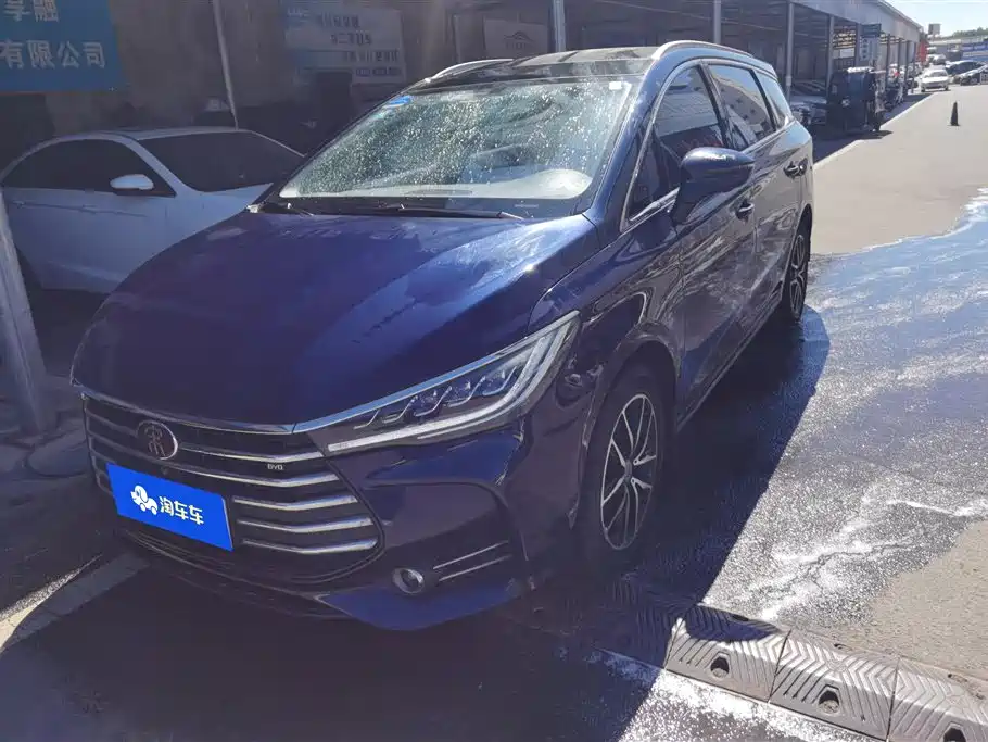 BYD MAX 2018