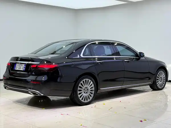 Mercedes-Benz E-Class 2022