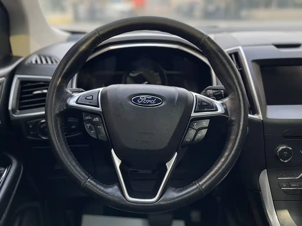 Ford Edge 2016 — фото 14