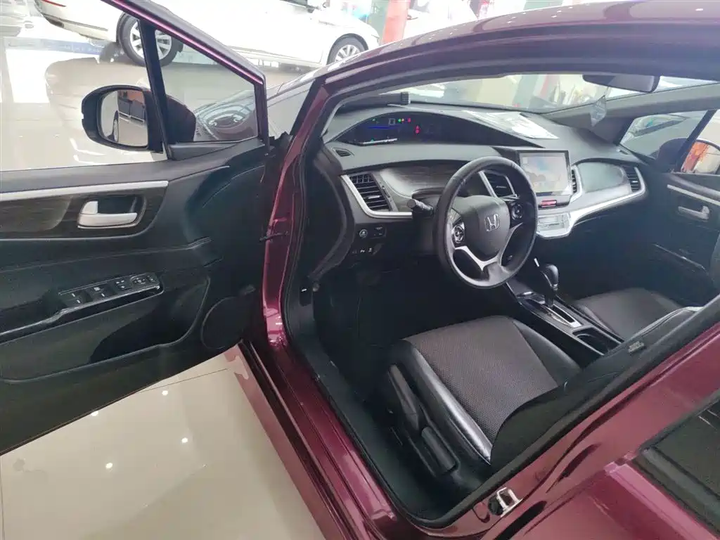 Honda Jade 2017 — фото 13