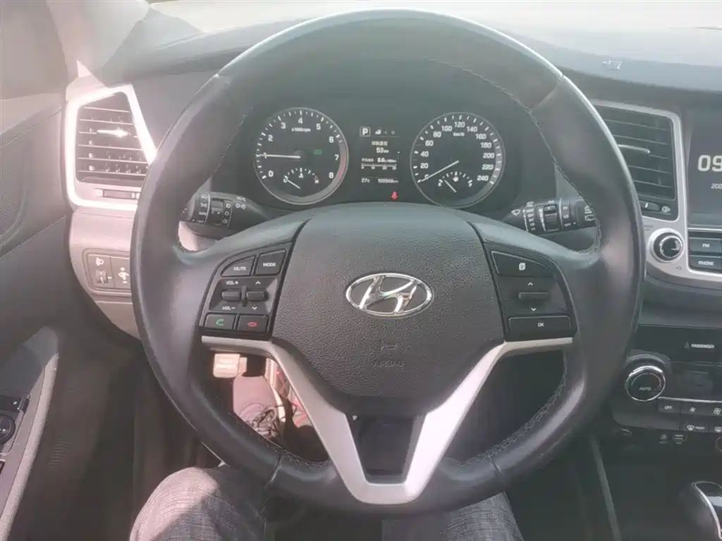 Hyundai Tucson 2017 — фото 11