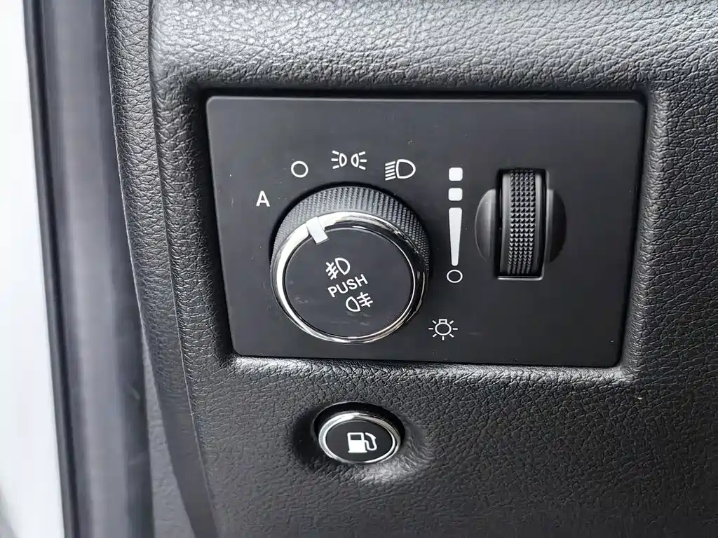 Jeep Grand Cherokee 2022 — фото 21