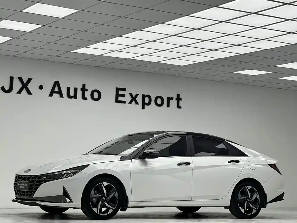 Hyundai Elantra 2022