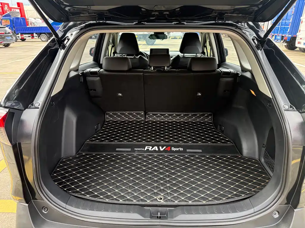 Toyota RAV4 2020 — фото 11