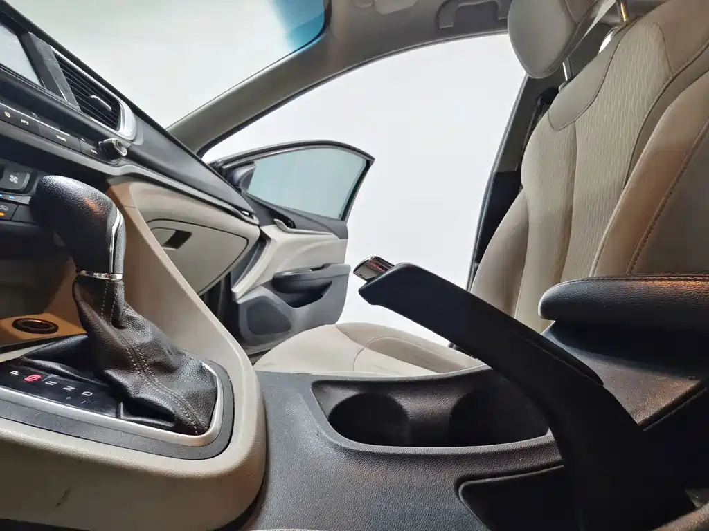 Buick Excelle GT 2015 — фото 12