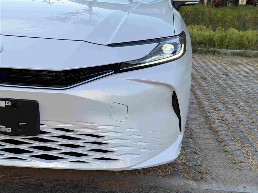 Toyota Camry 2026 — фото 13