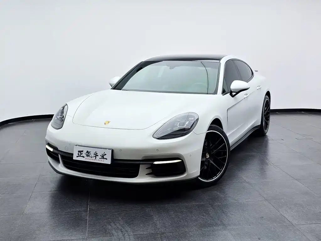 Porsche Panamera 2019 — фото 1