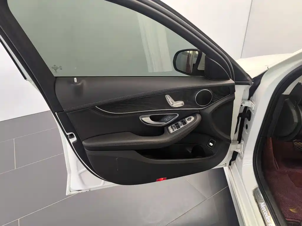 Mercedes-Benz C-Class 2020
