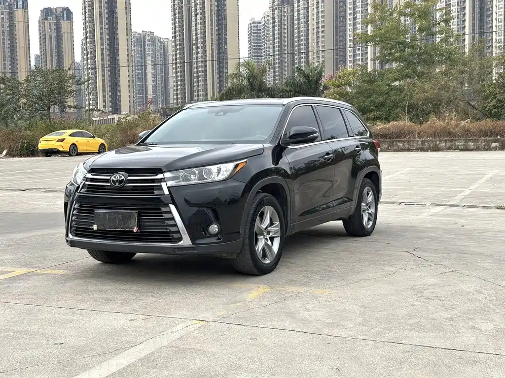 Toyota Highlander 2020 — фото 1