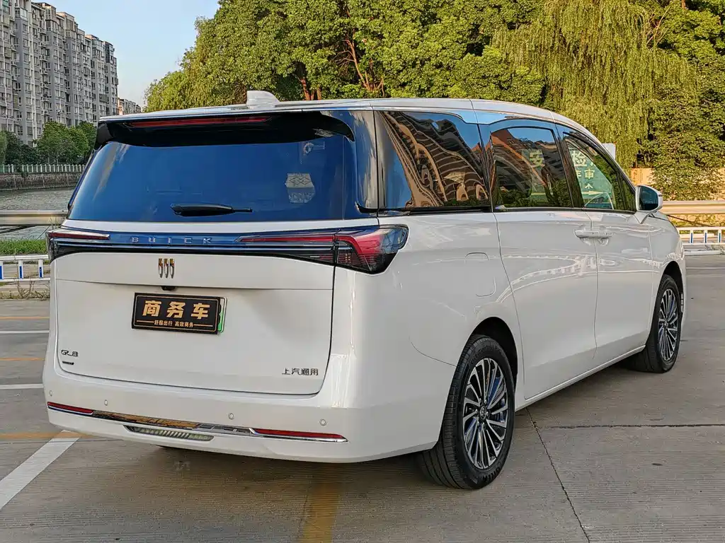 Buick GL8 New Energy 2025 — фото 3