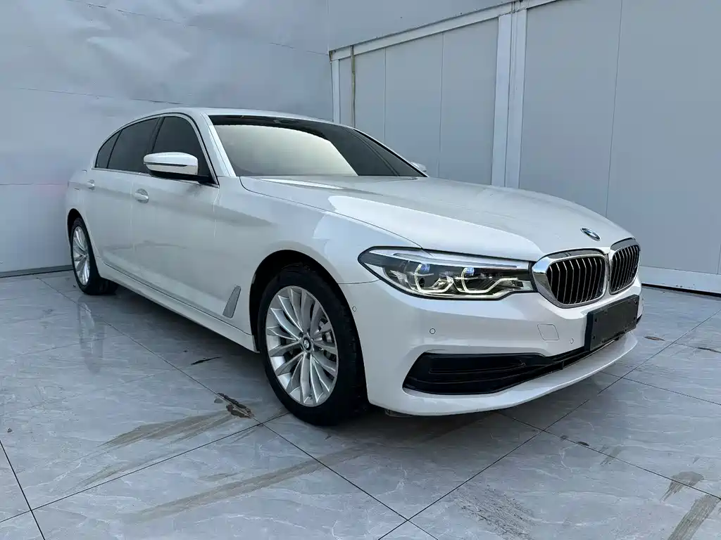 BMW 5 Series 2020 — фото 3