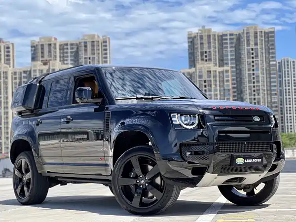 Land Rover Defender 2025