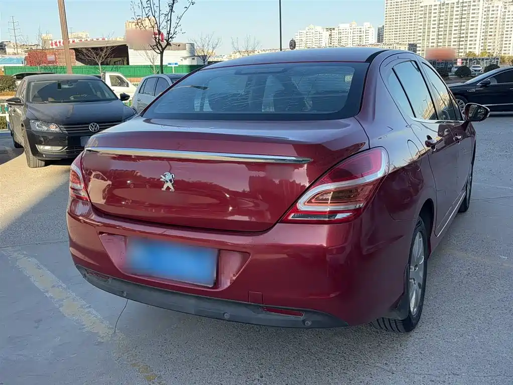 Peugeot 308 2015 — фото 11