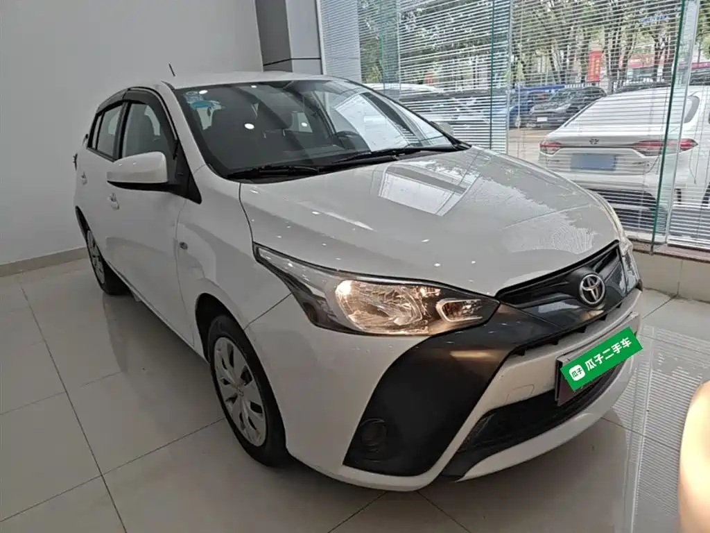 Toyota Yaris L 2017 — фото 4