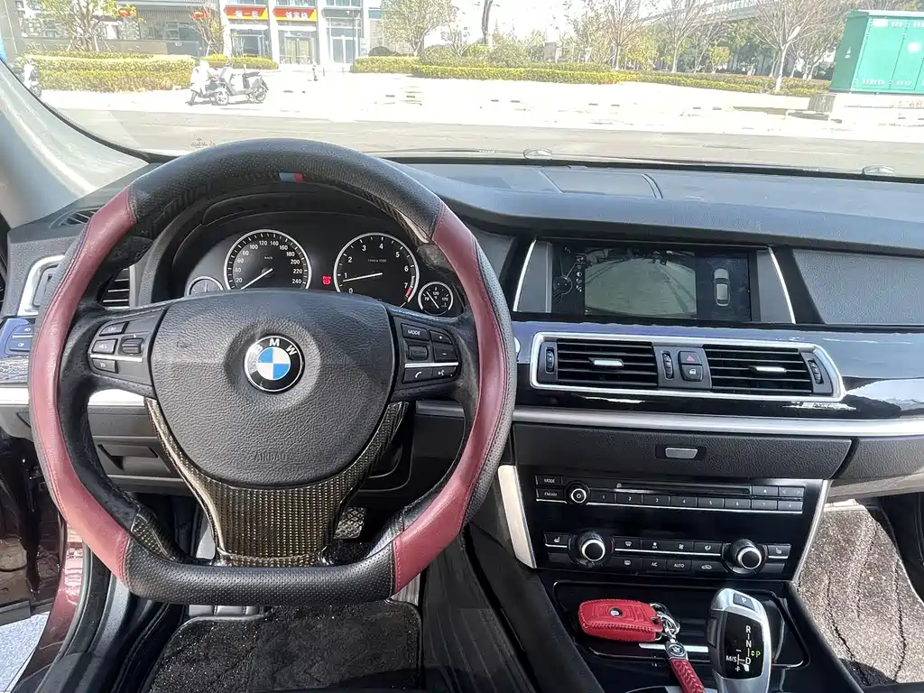 BMW 5 Series GT 2014 — фото 7