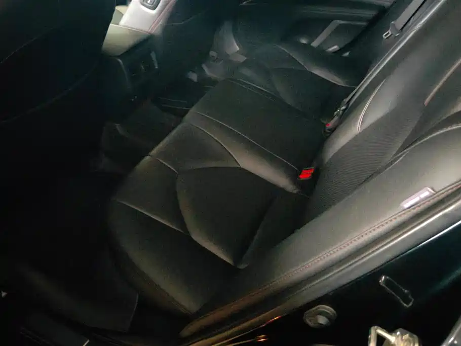 Toyota Camry 2020 — фото 11