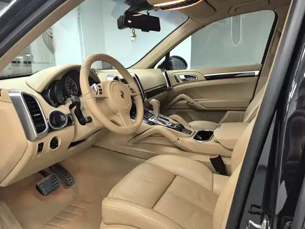 Porsche Cayenne 2011