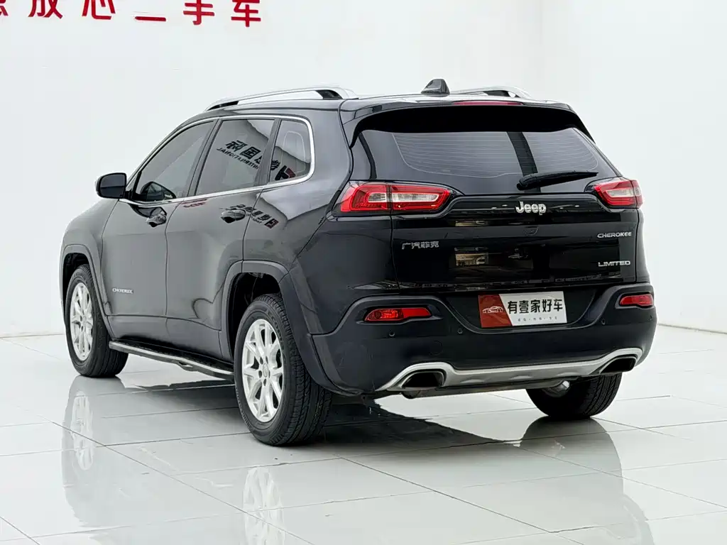Jeep Cherokee 2017 — фото 6