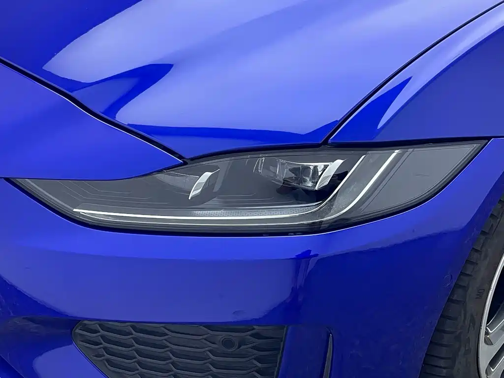 Jaguar XEL 2020 — фото 11