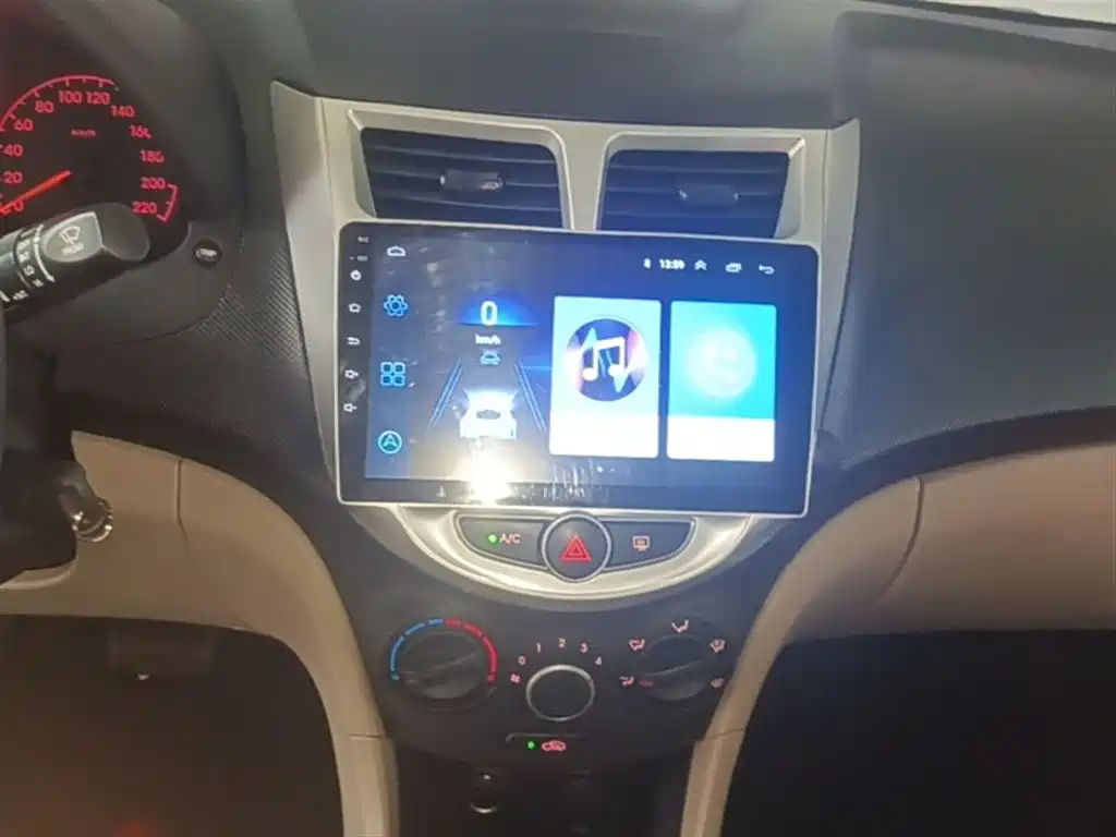 Hyundai Verna 2016 — фото 13