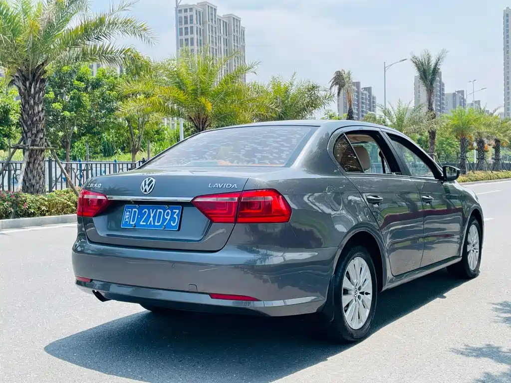 Volkswagen Lavida 2014