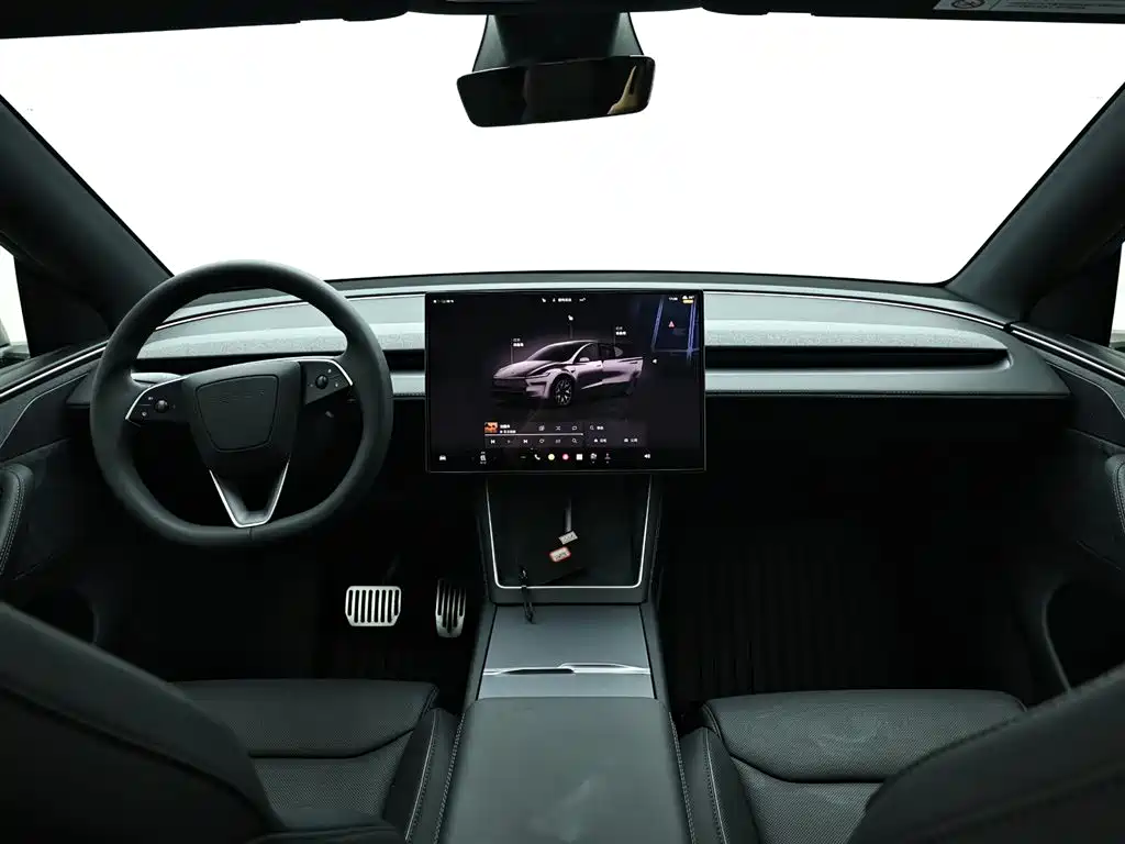 Tesla Model Y L 2025 — фото 13