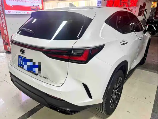 Lexus NX 2023