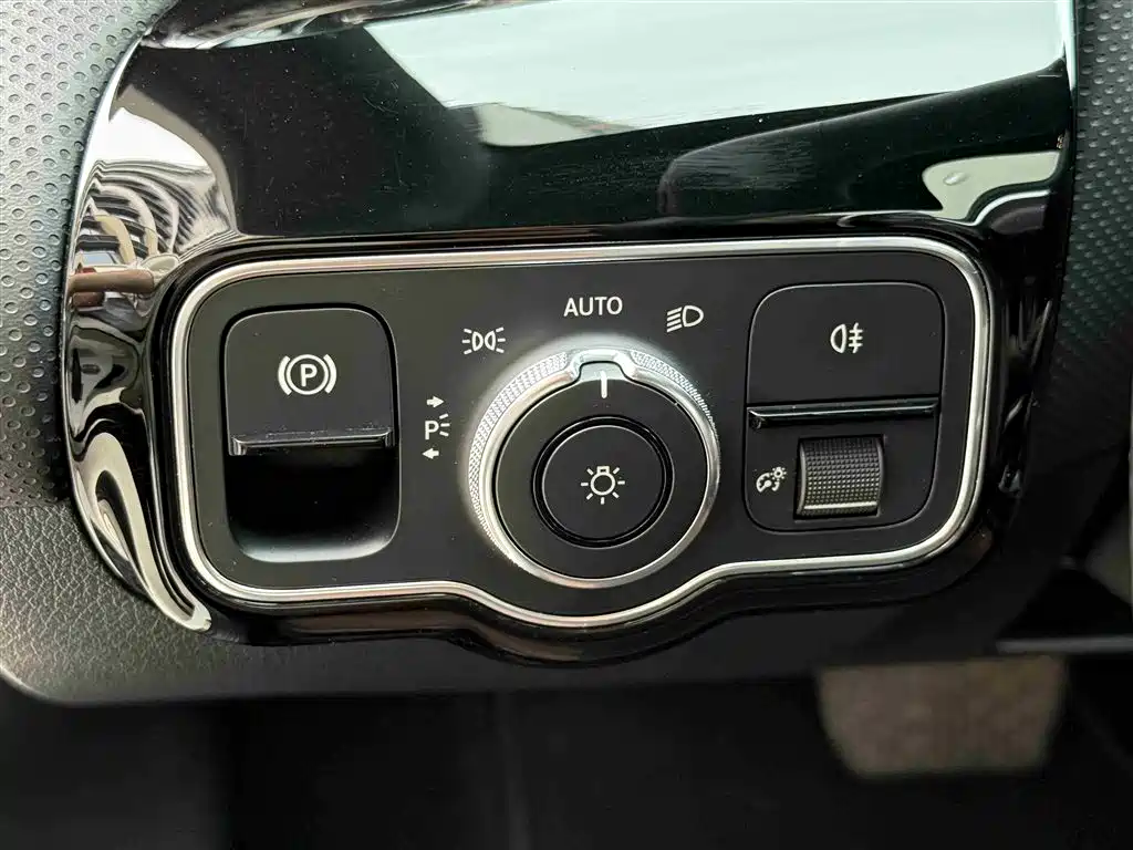 Mercedes-Benz A-Class 2020 — фото 35