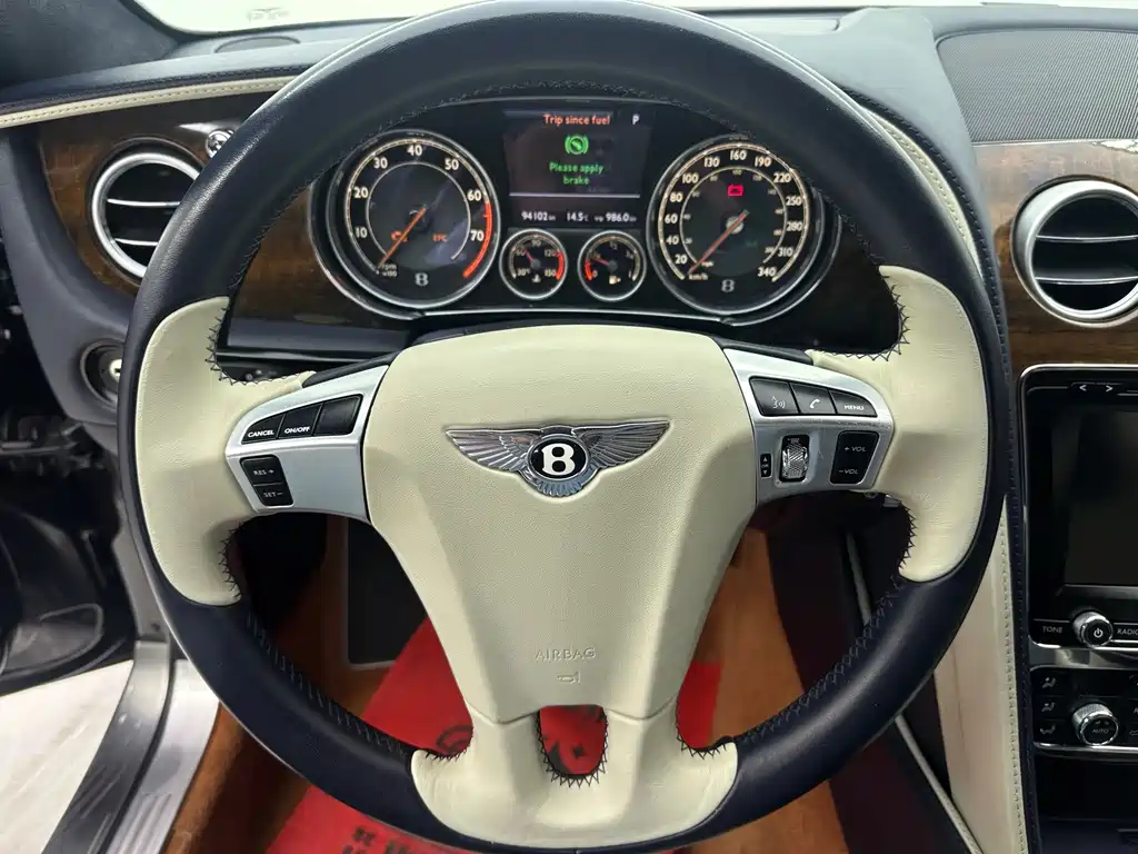 Bentley Continental 2015 — фото 30