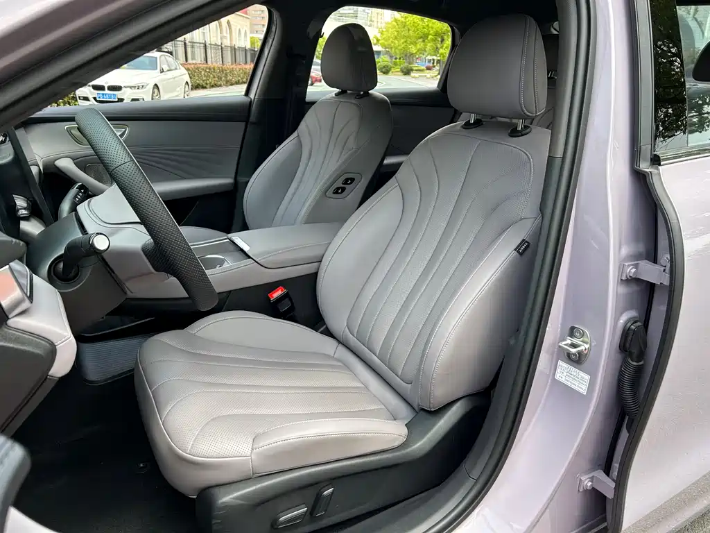 Roewe M7 DMH — фото 14