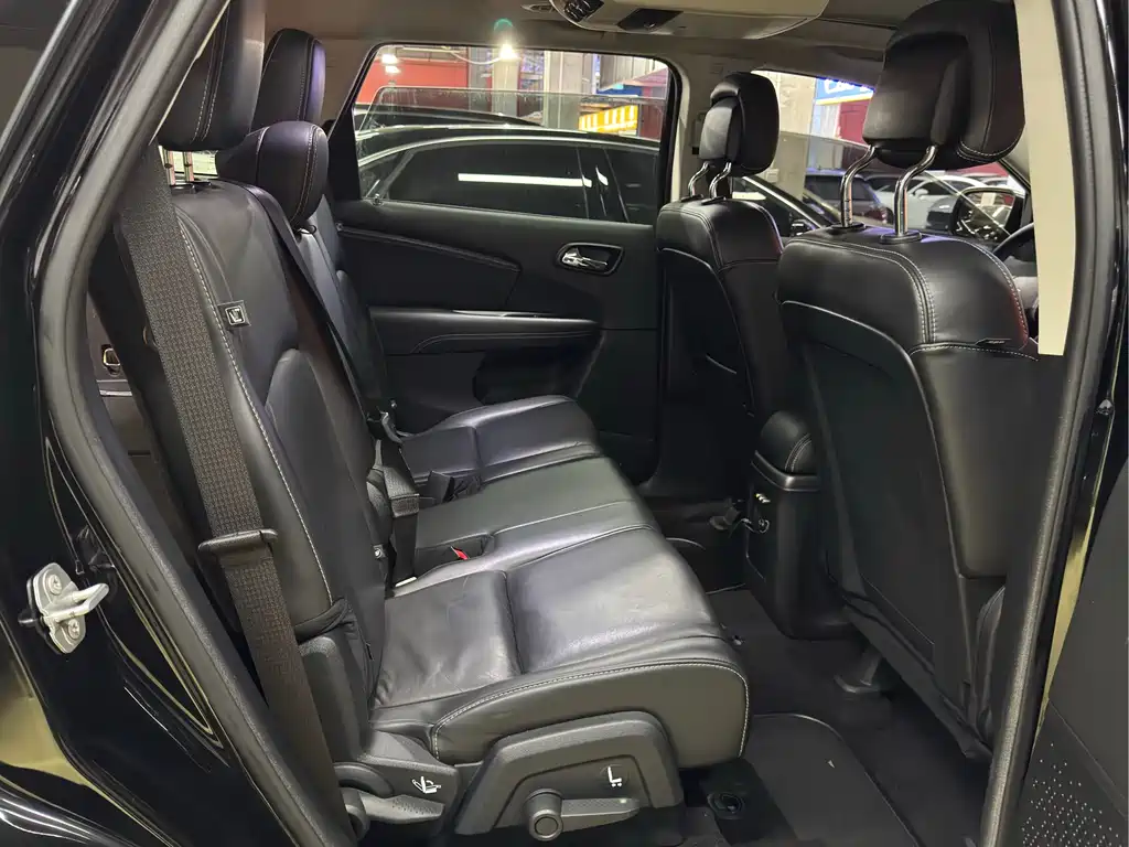 Dodge Journey 2017 — фото 11