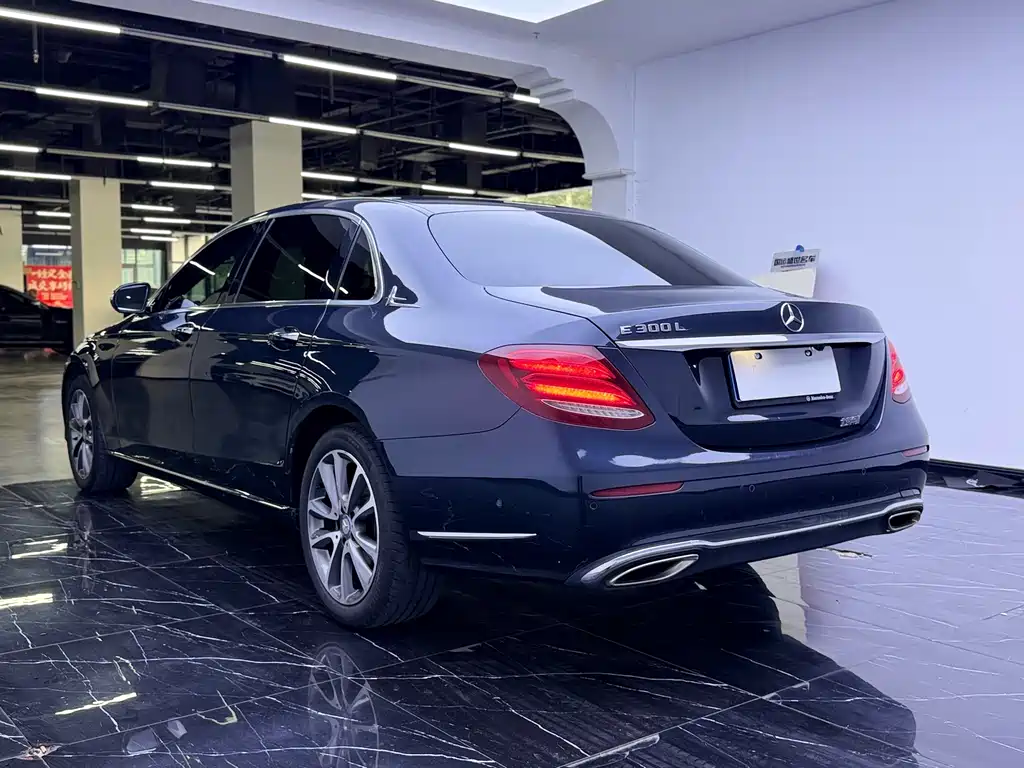 Mercedes-Benz E-Class 2016 — фото 13
