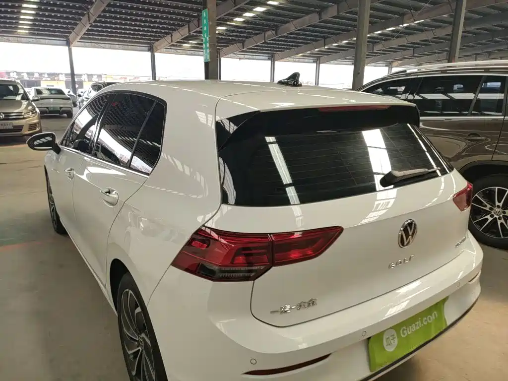 Volkswagen Golf 2024