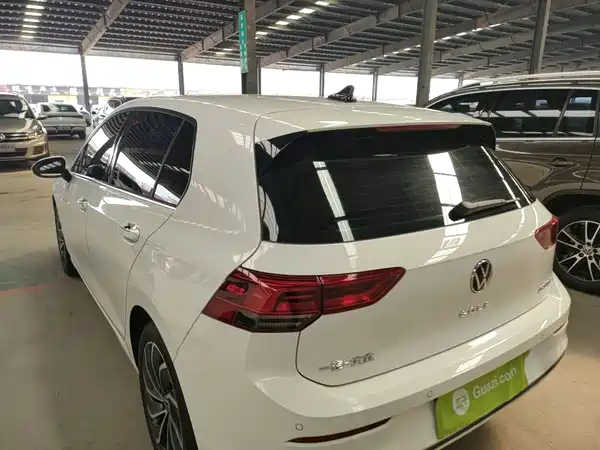 Volkswagen Golf 2024