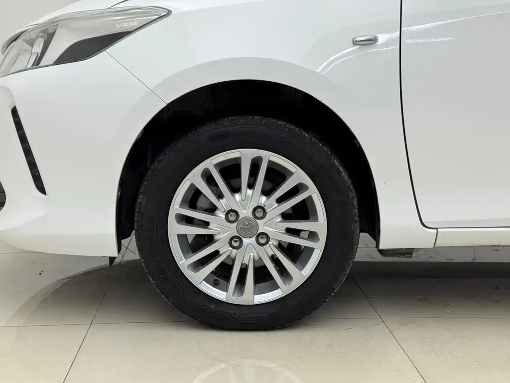 Toyota Vios 2017 — фото 8
