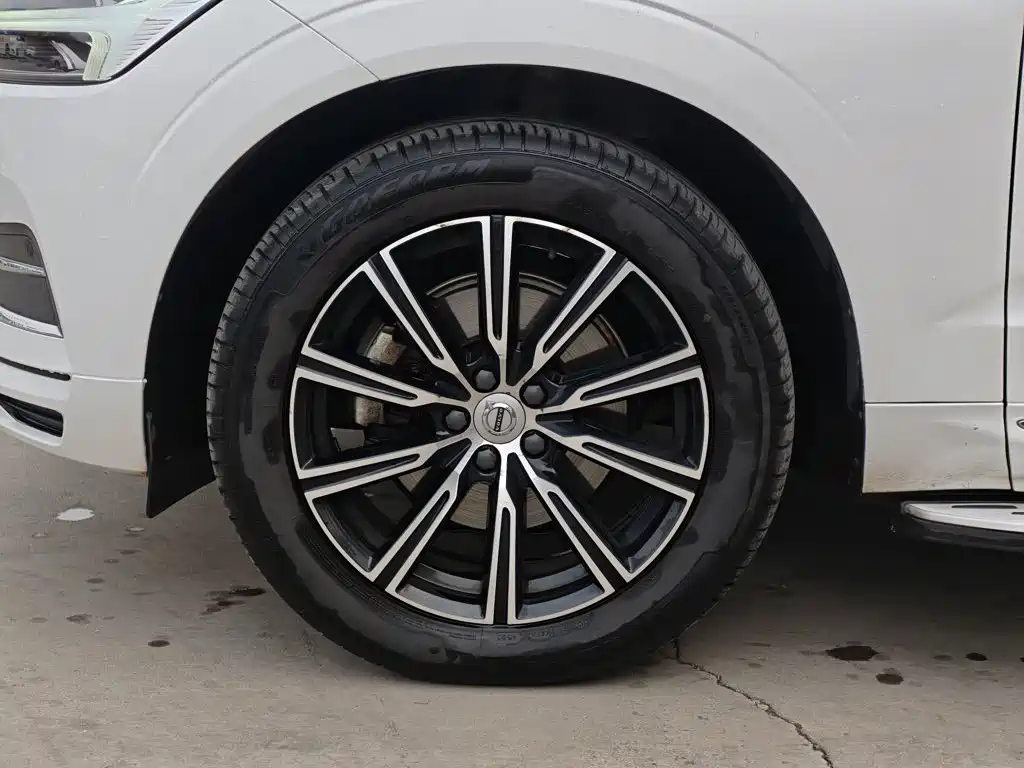 Volvo XC60 2020 — фото 21