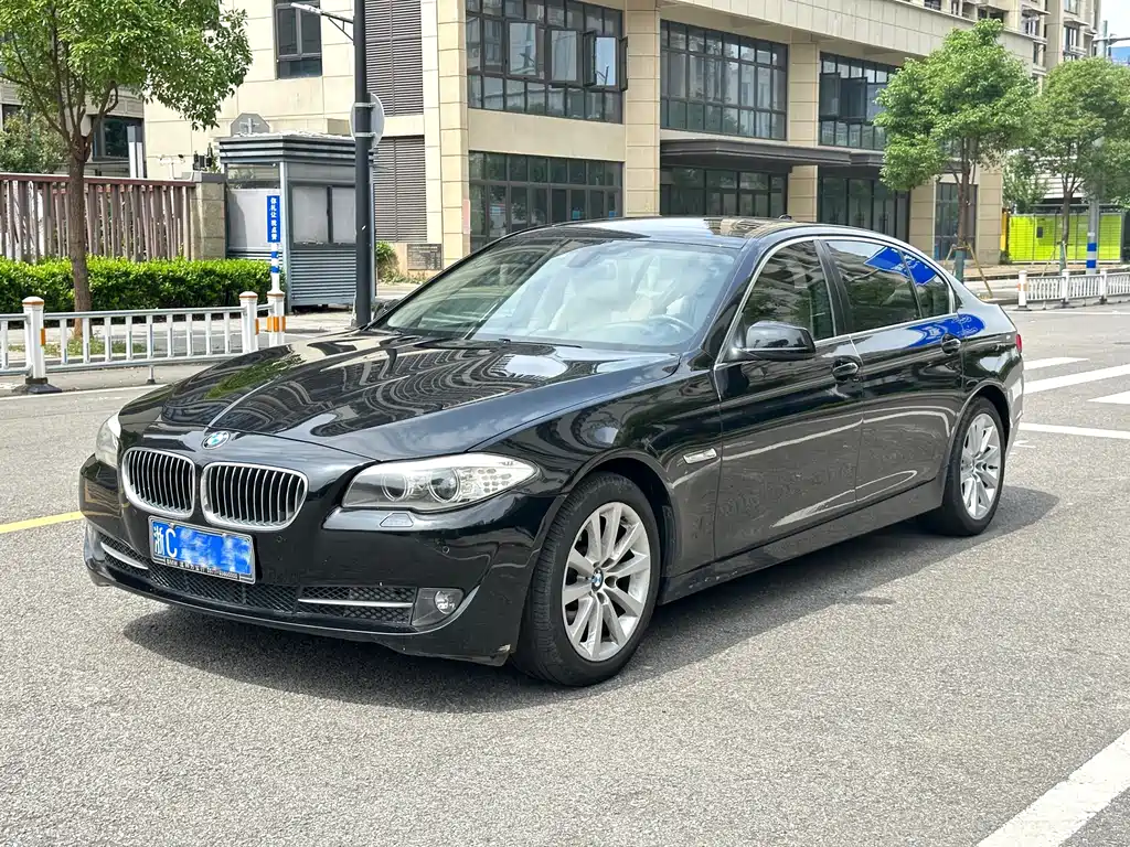 BMW 5 Series 2013 — фото 1