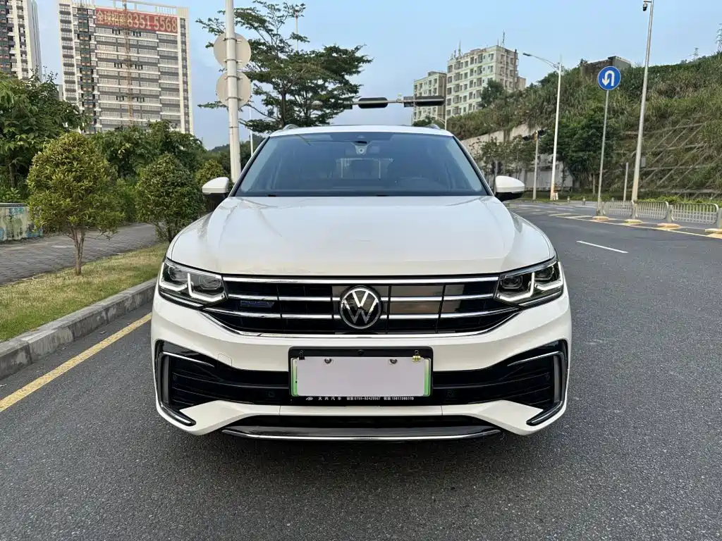 Volkswagen Tiguan L Plug-In Hybrid 2022 — фото 5