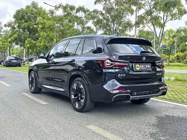 BMW iX3 2023
