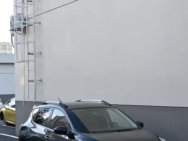 Nissan Tiida 2012