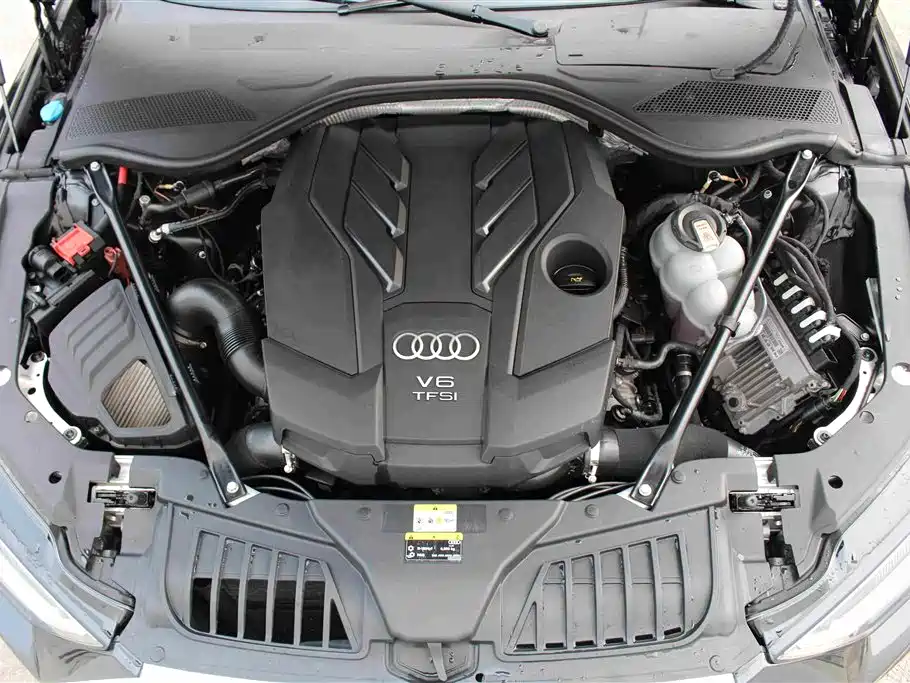Audi A8 2021 — фото 19