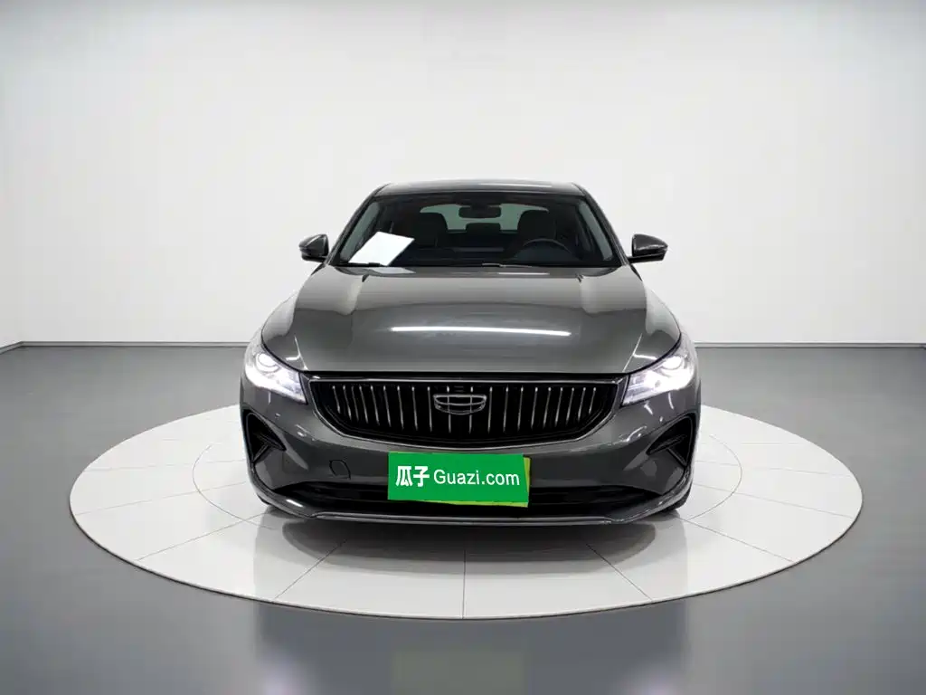 Geely Emgrand 2022