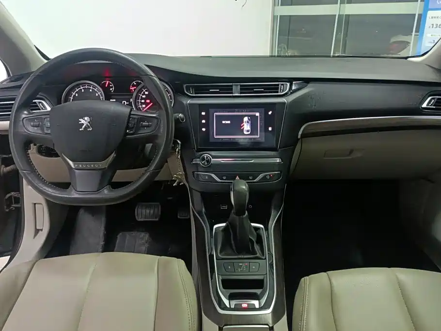 Peugeot 408 2015 — фото 12