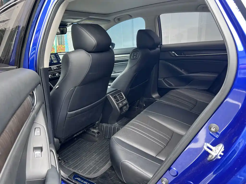 Honda Accord 2019 — фото 12