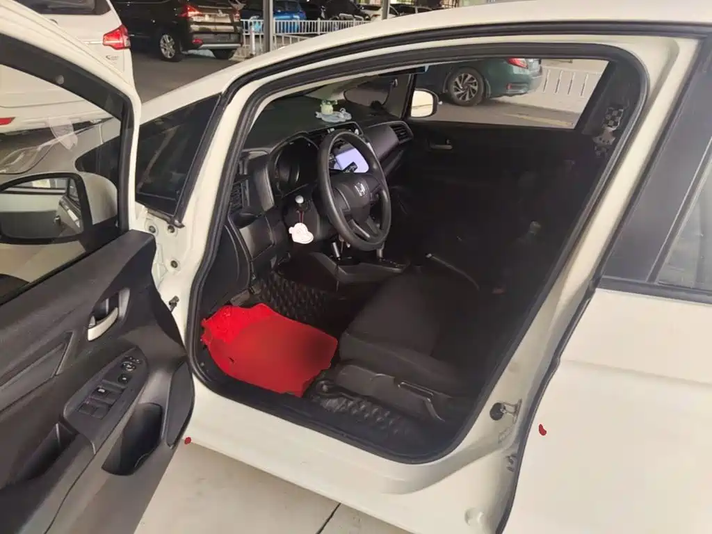 Honda Fit 2018 — фото 9
