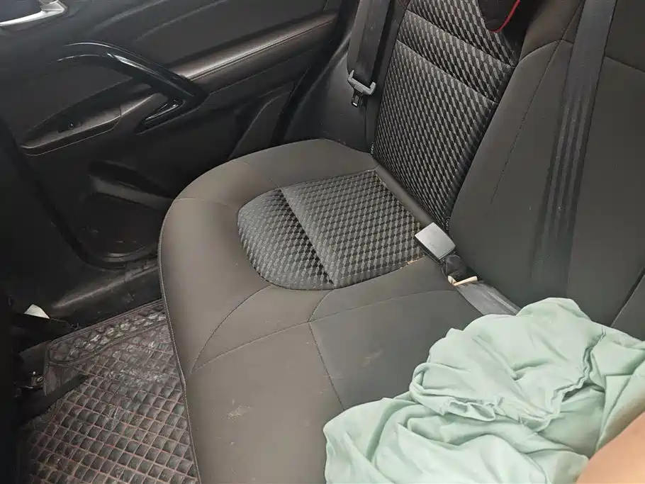 GAC Motor Trumpchi GS4 2015 — фото 11
