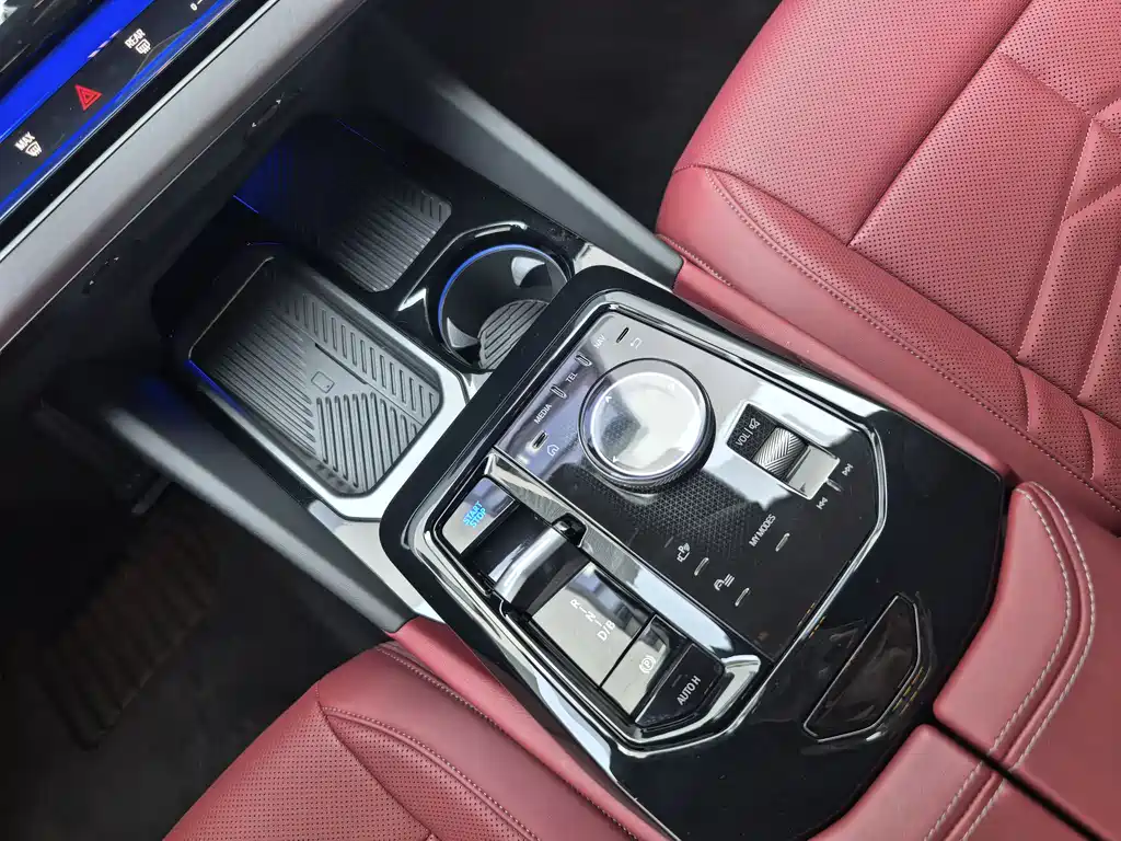 BMW i5 2025 — фото 13